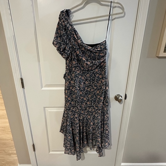 ASTR one shoulder floral midi dress - Picture 1 of 4